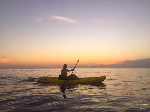 kayak tour